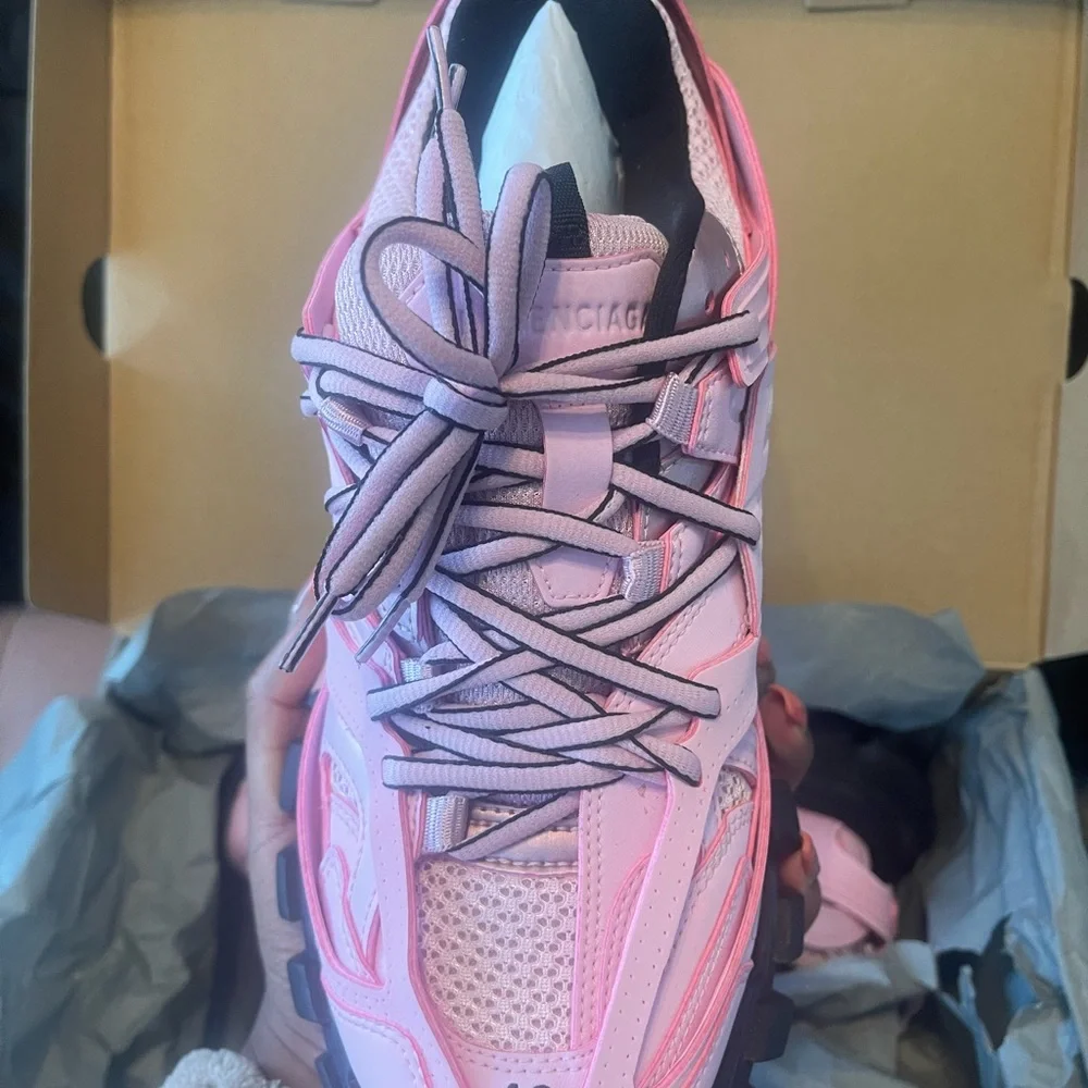 Soft ballerina pink and black balenciaga track sneakers - Picture 5 of 9